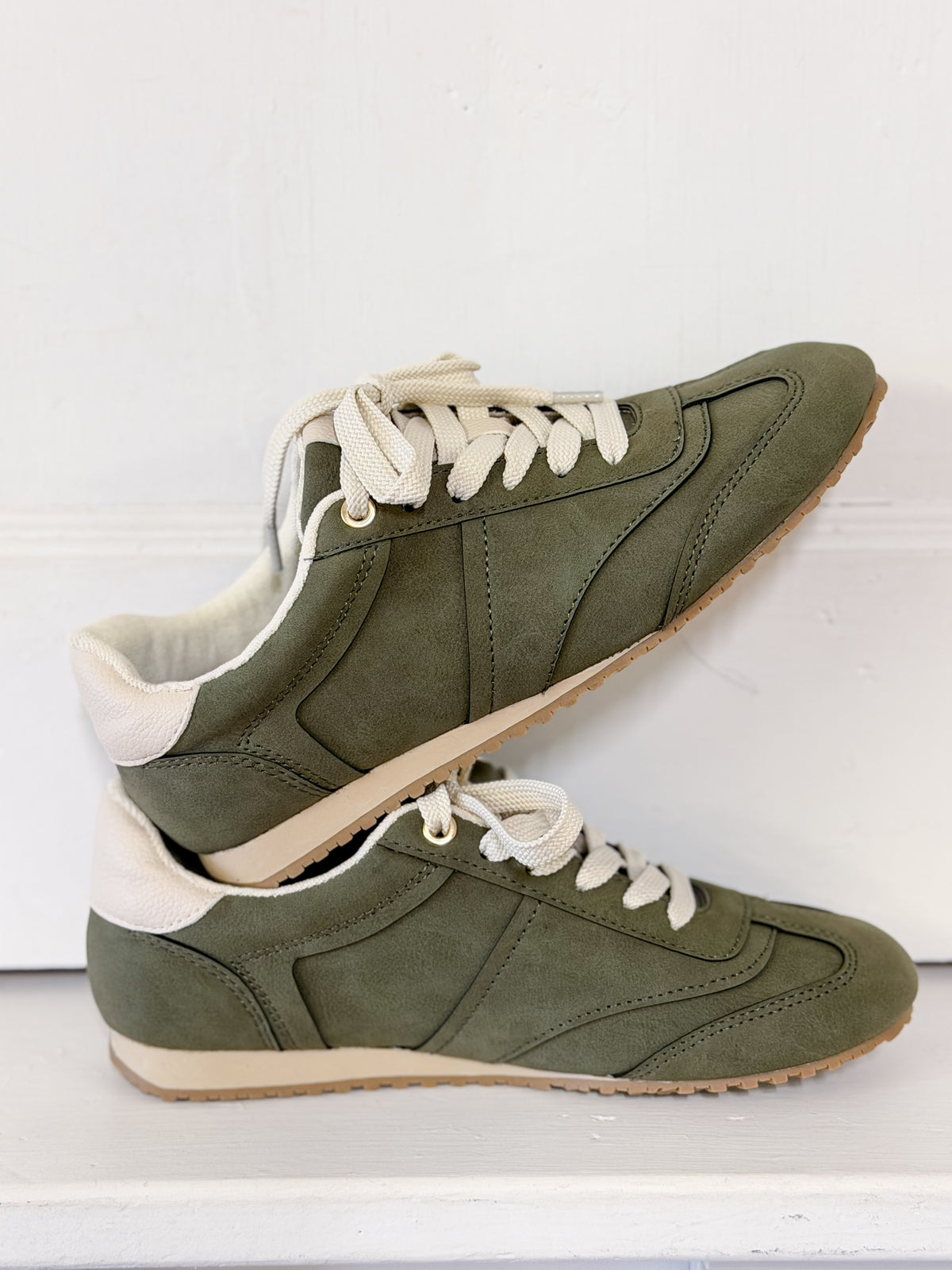 Yazzee Suede Sneakers