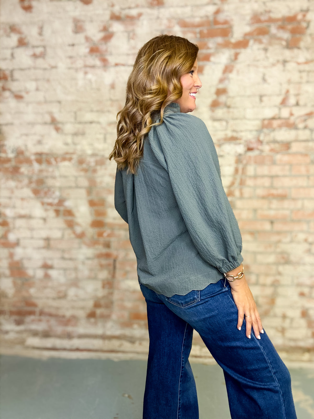 Kobe Textured Scallop Hem Top
